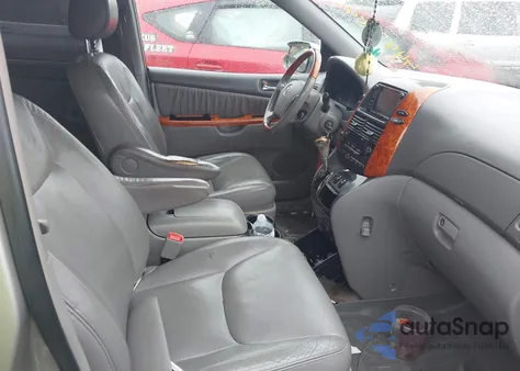 2008 Toyota Sienna Limited z USA, uszkodzony, nr VIN 5TDBK22C38S022038